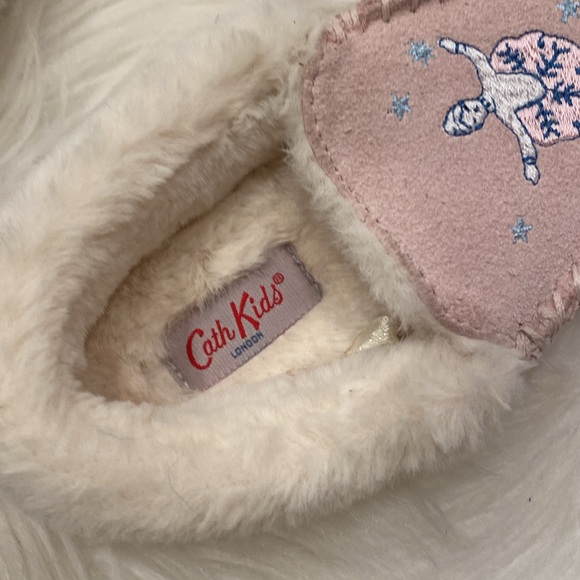 Cath Kids Girl’s Ice Skater slippers toddler size 8 NWOT - Picture 3 of 8